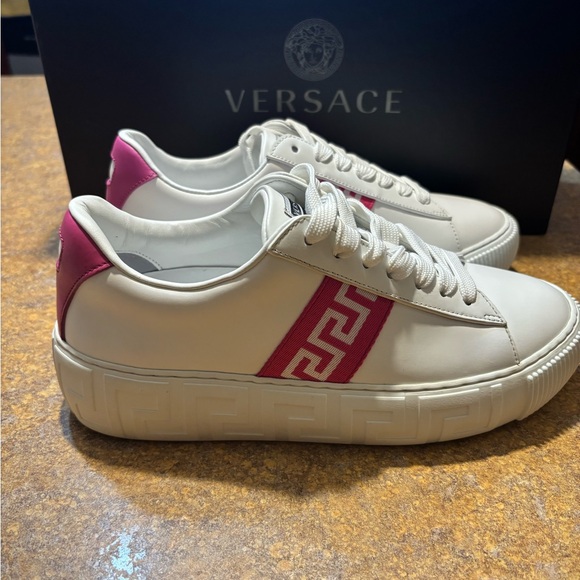 Versace Women's Sneakers in White and Pink - Picture 5 of 8